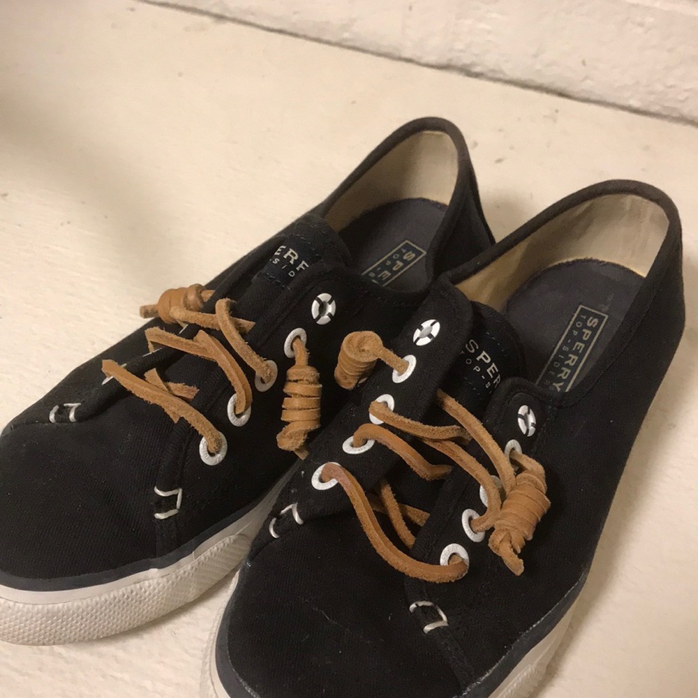 Black Sperry Tennis Shoes
